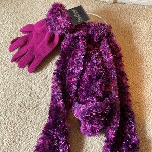 Scarf and gloves